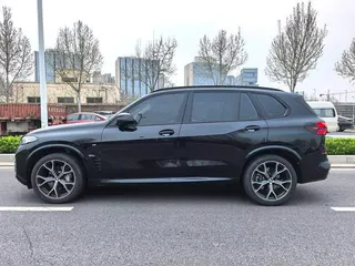 Фото BMW X5 2025
