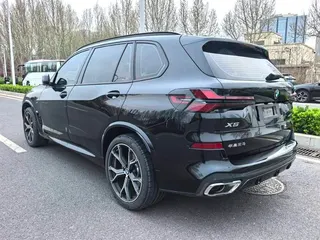 Фото BMW X5 2025