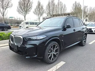 Фото BMW X5 2025