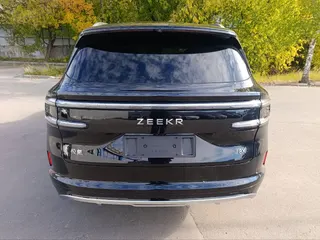 Фото Zeekr 8X 2026