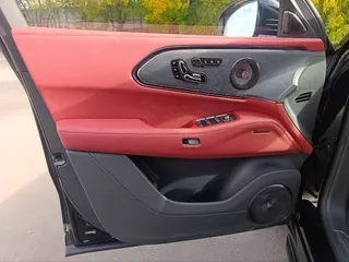 Фото Zeekr 8X 2026
