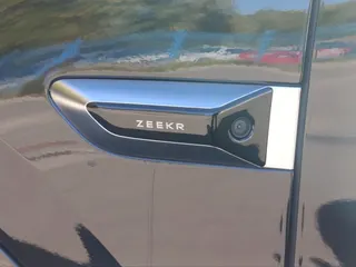 Фото Zeekr 8X 2026