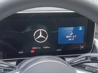 Фото Mercedes-Benz GLC 2025