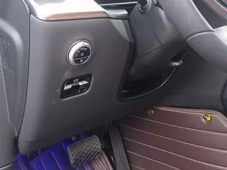 Фото Mercedes-Benz GLC 2025